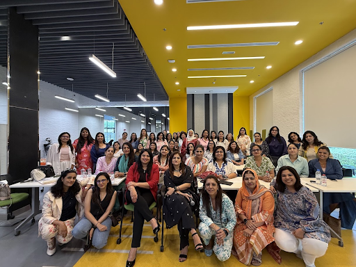 How to Move to Dubai from India as a Woman?
